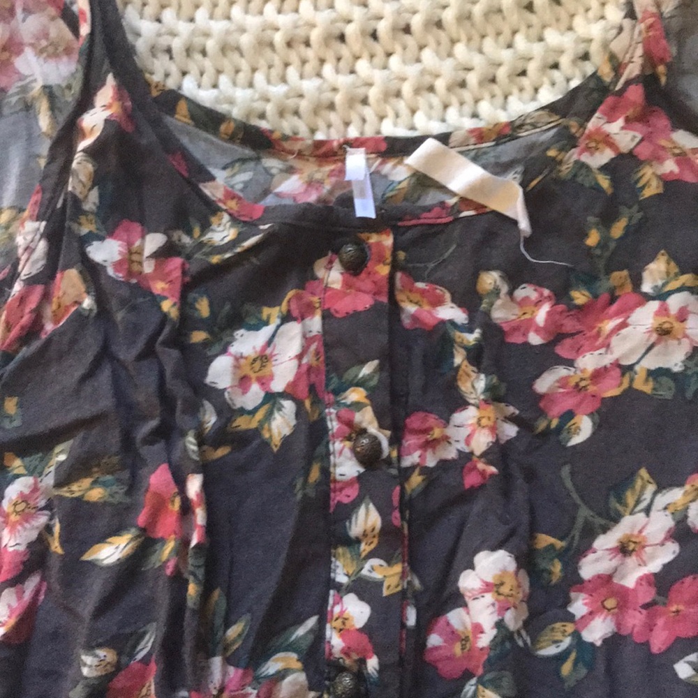 Shirt by Kirra